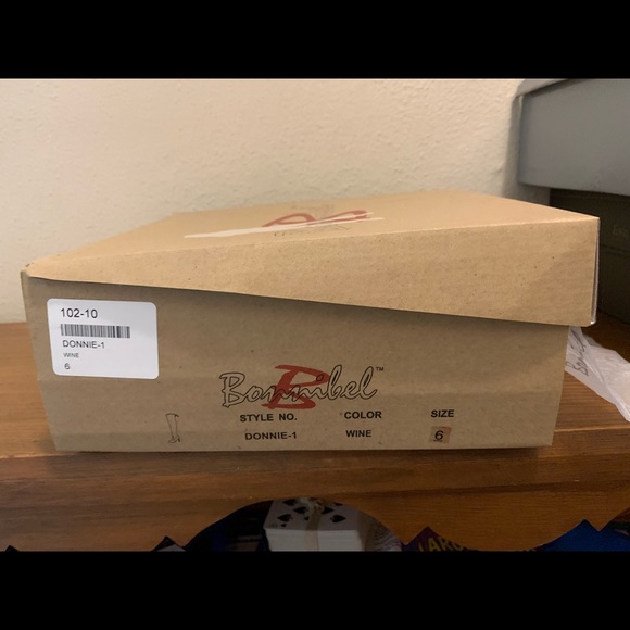 Wine over the knee boot - Picture 2 of 3